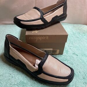 Easy Spirit Walking Shoes. Loafers Women size 11